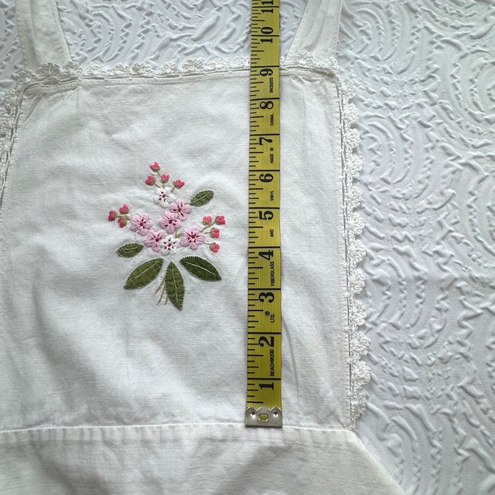 Embroidered Apron White‎ Floral - Picture 8 of 8